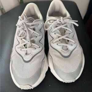 adidas Oswego Sneakers